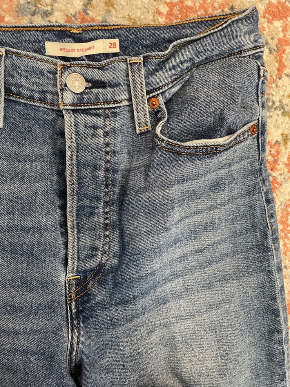 Levi’s Ribcage Straight Jeans - Picture 2 of 7